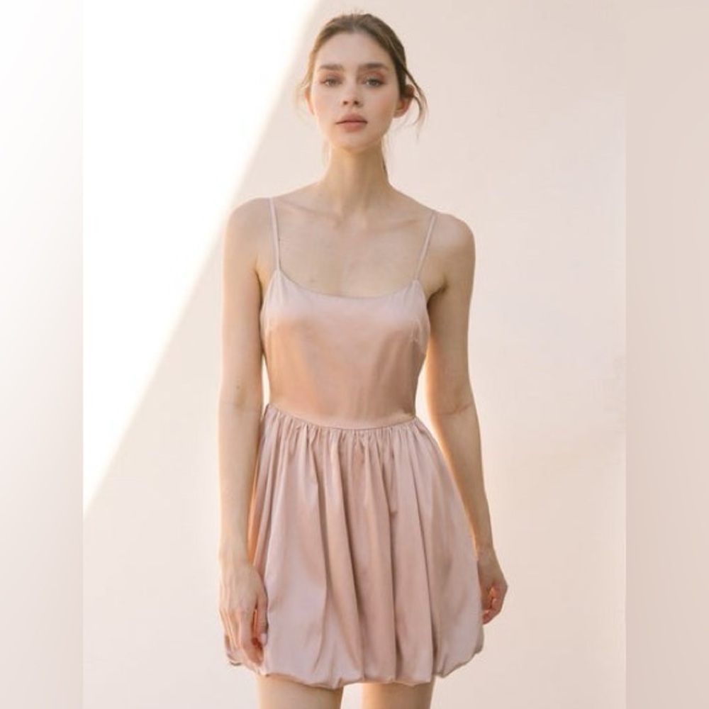 🩰 STORIA Viviana Champagne Beige Satin Bubble Hem Camisole Mini Dress Medium M